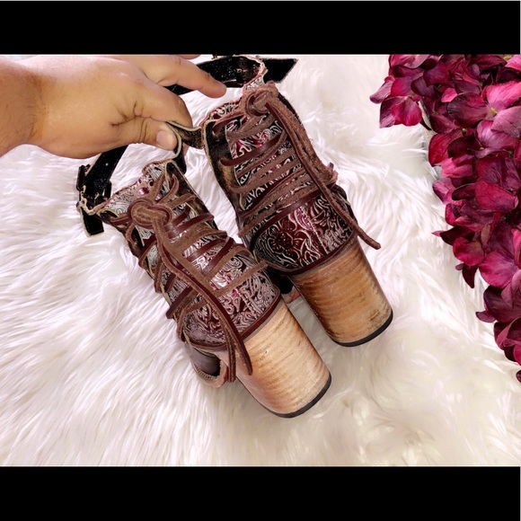 Freebird by Steven Brown and Tan Heels - Picture 8 of 9